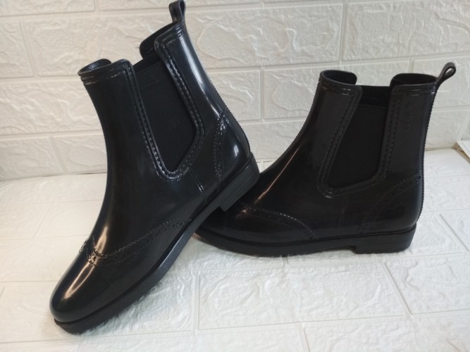 Полусапожки жен. ПВХ с эластич. вставками утеп.