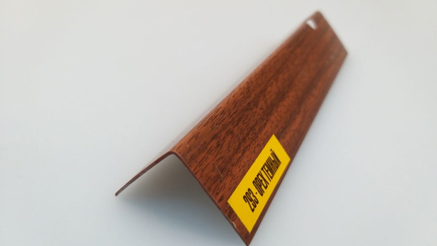 Угол 40*40*2700 Орех темный Идеал