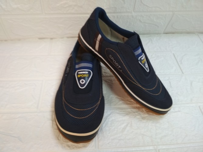 Кроссовки у. SPORT 650р.